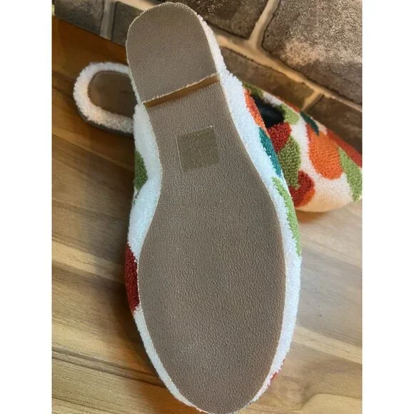 Print fresh Slippers Chic and CozyFootwear Size 9 - Picture 10 of 16